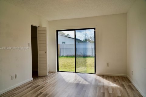 Villa ou maison à vendre à Weston, Floride: 3 chambres, 128.76 m2 № 1976590 - photo 8