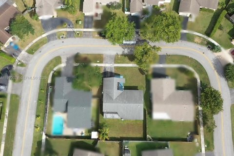 Villa ou maison à vendre à Weston, Floride: 3 chambres, 128.76 m2 № 1976590 - photo 12