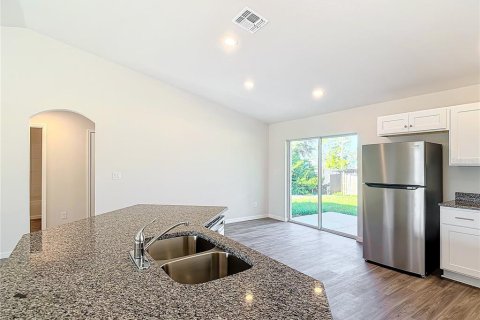 House in Cape Coral, Florida 3 bedrooms, 126.07 sq.m. № 1888702 - photo 11