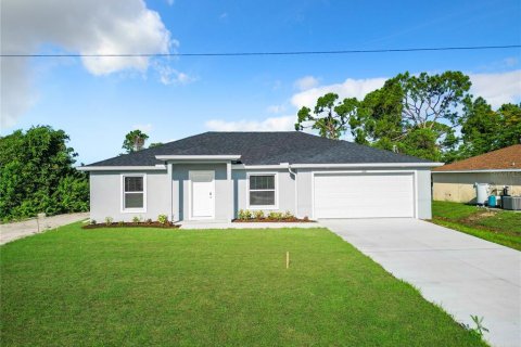 House in Cape Coral, Florida 3 bedrooms, 126.07 sq.m. № 1888702 - photo 1