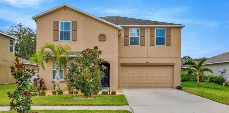Casa en Gibsonton, Florida 6 dormitorios, 312.34 m2 № 1879663