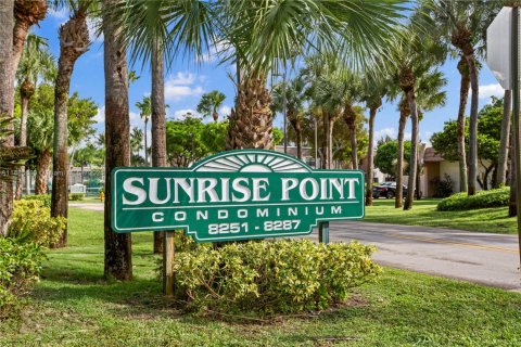 Copropriété à vendre à Pinecrest, Floride: 3 chambres, 100.89 m2 № 1943619 - photo 24