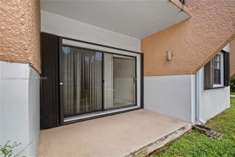 Copropriété à vendre à Pinecrest, Floride: 3 chambres, 100.89 m2 № 1943619 - photo 22