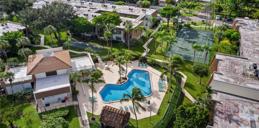 Condo à Pinecrest, Floride, 3 chambres № 1943619