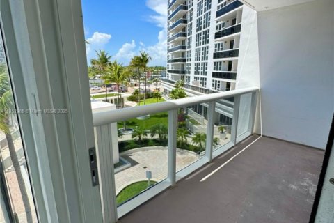 Copropriété à vendre à Bal Harbour, Floride: 1 chambre, 83.24 m2 № 1963120 - photo 17