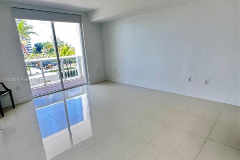 Copropriété à vendre à Bal Harbour, Floride: 1 chambre, 83.24 m2 № 1963120 - photo 14