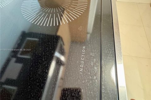 Copropriété à vendre à Bal Harbour, Floride: 1 chambre, 83.24 m2 № 1963120 - photo 12