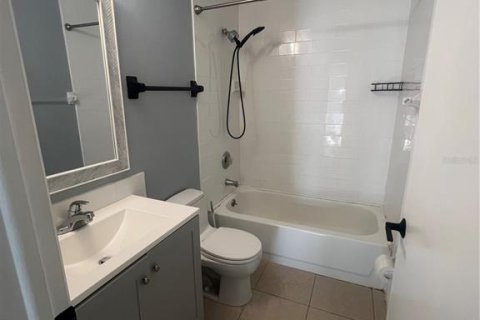 Apartment in Punta Gorda, Florida 2 bedrooms, 74.32 sq.m. № 2102374 - photo 4