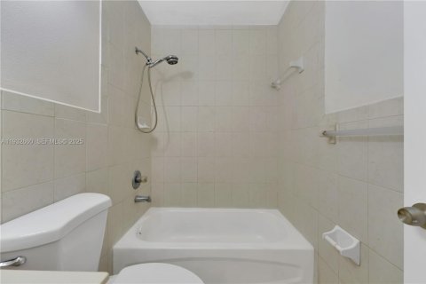 Appartement à louer à Miami, Floride: 1 chambre, 46.92 m2 № 1991138 - photo 3