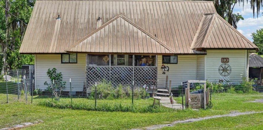 House in Crescent City, Florida 3 bedrooms, 88.81 sq.m. № 2198754