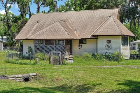 House in Crescent City, Florida 3 bedrooms, 88.81 sq.m. № 2198754 - photo 3