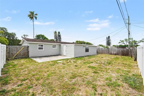 House in Holiday, Florida 3 bedrooms, 116.69 sq.m. № 2107425 - photo 14