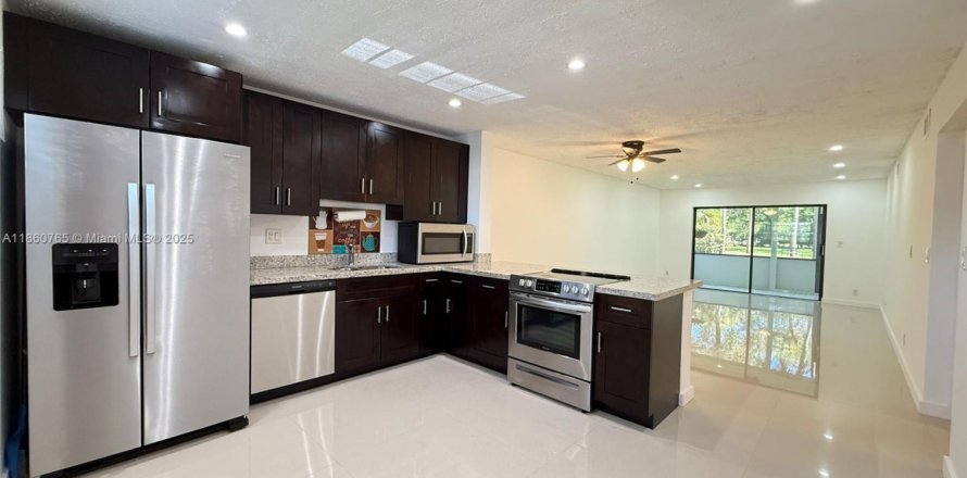 Condo à Tamarac, Floride, 2 chambres  № 1891179