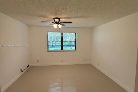 Copropriété à vendre à Tamarac, Floride: 2 chambres, 92.9 m2 № 1891179 - photo 23