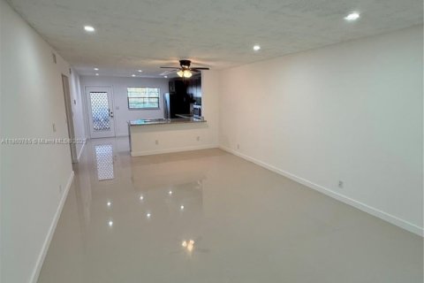 Copropriété à vendre à Tamarac, Floride: 2 chambres, 92.9 m2 № 1891179 - photo 22