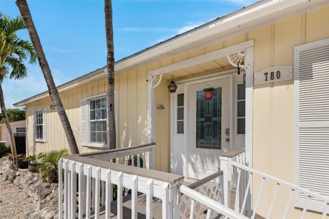 Villa ou maison à vendre à Marathon, Floride: 4 chambres, 134.52 m2 № 2244280 - photo 4
