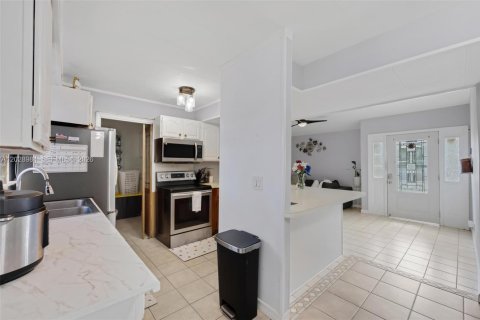 Villa ou maison à vendre à Marathon, Floride: 4 chambres, 134.52 m2 № 2244280 - photo 24
