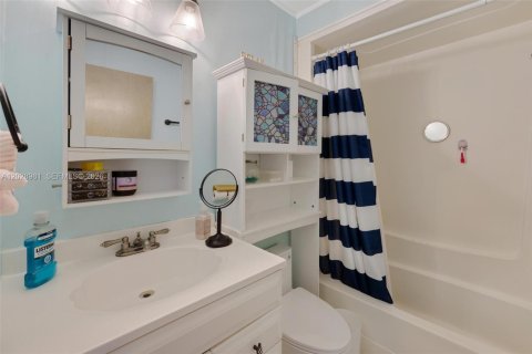 Villa ou maison à vendre à Marathon, Floride: 4 chambres, 134.52 m2 № 2244280 - photo 16