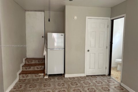 House in Clewiston, Florida 4 bedrooms, 132.39 sq.m. № 1890083 - photo 16