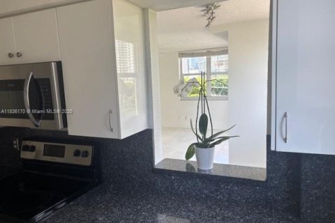 Copropriété à louer à Miami, Floride: 2 chambres, 98.94 m2 № 1825936 - photo 7