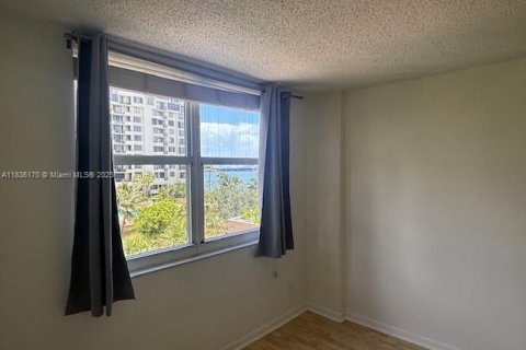 Copropriété à louer à Miami, Floride: 2 chambres, 98.94 m2 № 1825936 - photo 11