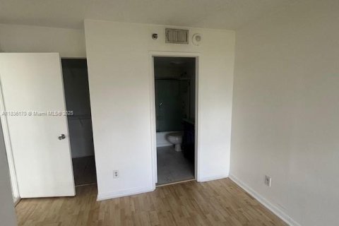 Copropriété à louer à Miami, Floride: 2 chambres, 98.94 m2 № 1825936 - photo 21