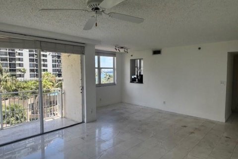 Copropriété à louer à Miami, Floride: 2 chambres, 98.94 m2 № 1825936 - photo 3