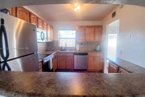 Купить кондоминиум в Санрайз, Флорида 2 спальни, 73.39м2, № 1967483 - фото 9