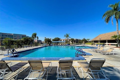 Купить кондоминиум в Санрайз, Флорида 2 спальни, 73.39м2, № 1967483 - фото 20