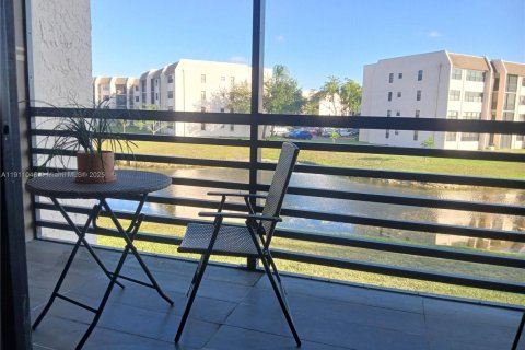 Купить кондоминиум в Санрайз, Флорида 2 спальни, 73.39м2, № 1967483 - фото 3