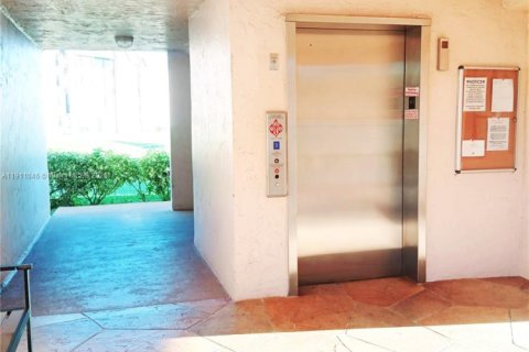 Купить кондоминиум в Санрайз, Флорида 2 спальни, 73.39м2, № 1967483 - фото 24