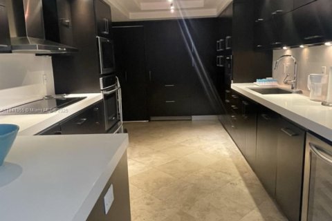 Copropriété à louer à Key Biscayne, Floride: 2 chambres, 130.9 m2 № 1939531 - photo 4
