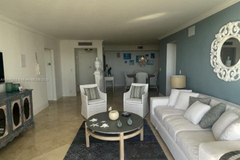 Copropriété à louer à Key Biscayne, Floride: 2 chambres, 130.9 m2 № 1939531 - photo 1