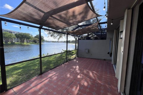 Adosado en alquiler en Pembroke Pines, Florida, 3 dormitorios, 155.33 m2 № 1979076 - foto 22