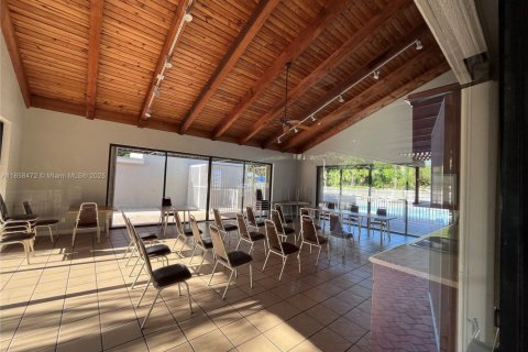 Adosado en alquiler en Pembroke Pines, Florida, 3 dormitorios, 155.33 m2 № 1979076 - foto 30