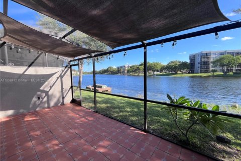 Adosado en alquiler en Pembroke Pines, Florida, 3 dormitorios, 155.33 m2 № 1979076 - foto 21