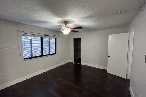 Adosado en alquiler en Pembroke Pines, Florida, 3 dormitorios, 155.33 m2 № 1979076 - foto 13