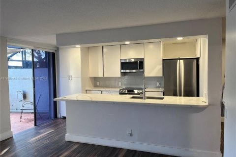 Adosado en alquiler en Pembroke Pines, Florida, 3 dormitorios, 155.33 m2 № 1979076 - foto 11