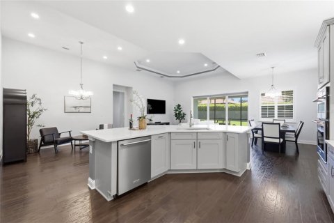 House in Orlando, Florida 4 bedrooms, 213.49 sq.m. № 2237521 - photo 24
