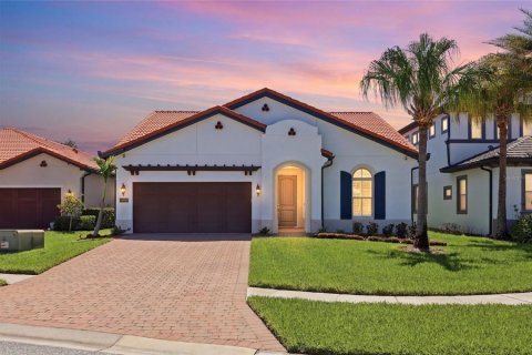House in Orlando, Florida 4 bedrooms, 213.49 sq.m. № 2237521