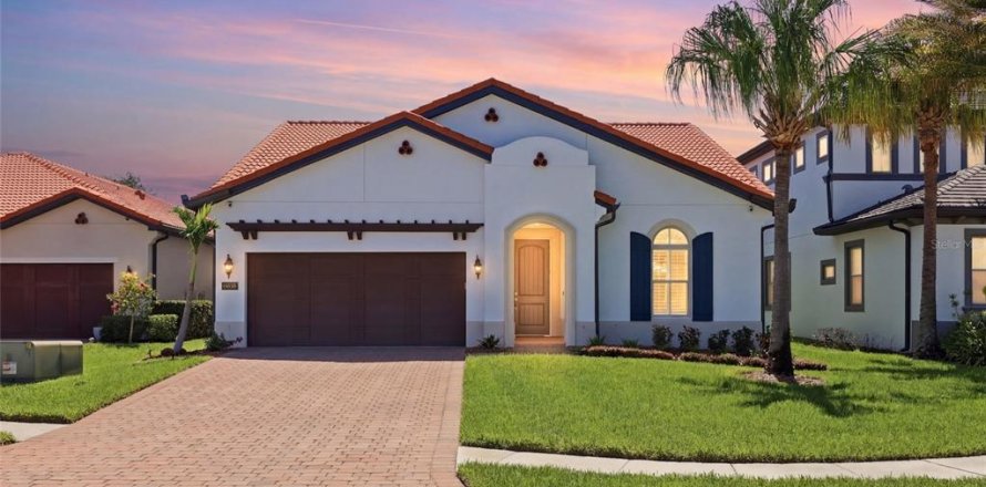 House in Orlando, Florida 4 bedrooms, 213.49 sq.m. № 2237521