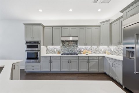 House in Orlando, Florida 4 bedrooms, 213.49 sq.m. № 2237521 - photo 18