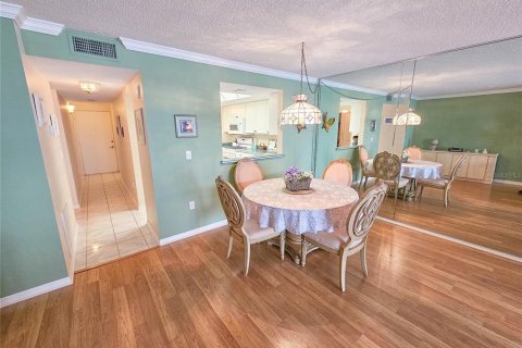 Condominio en venta en Gulfport, Florida, 2 dormitorios, 116.59 m2 № 1749349 - foto 9
