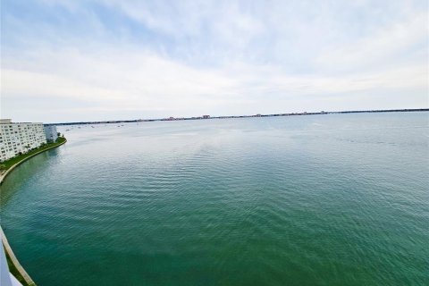 Condominio en venta en Gulfport, Florida, 2 dormitorios, 116.59 m2 № 1749349 - foto 14