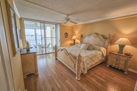 Condominio en venta en Gulfport, Florida, 2 dormitorios, 116.59 m2 № 1749349 - foto 15