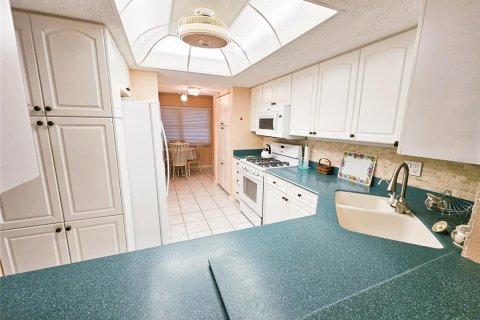 Condominio en venta en Gulfport, Florida, 2 dormitorios, 116.59 m2 № 1749349 - foto 7