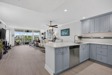 Condo in Pompano Beach, Florida, 3 bedrooms  № 2383291 - photo 3