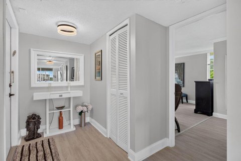 Condo in Pompano Beach, Florida, 3 bedrooms  № 2383291 - photo 2
