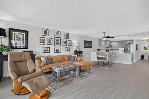 Condo in Pompano Beach, Florida, 3 bedrooms  № 2383291 - photo 11