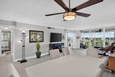 Condo in Pompano Beach, Florida, 3 bedrooms  № 2383291 - photo 8